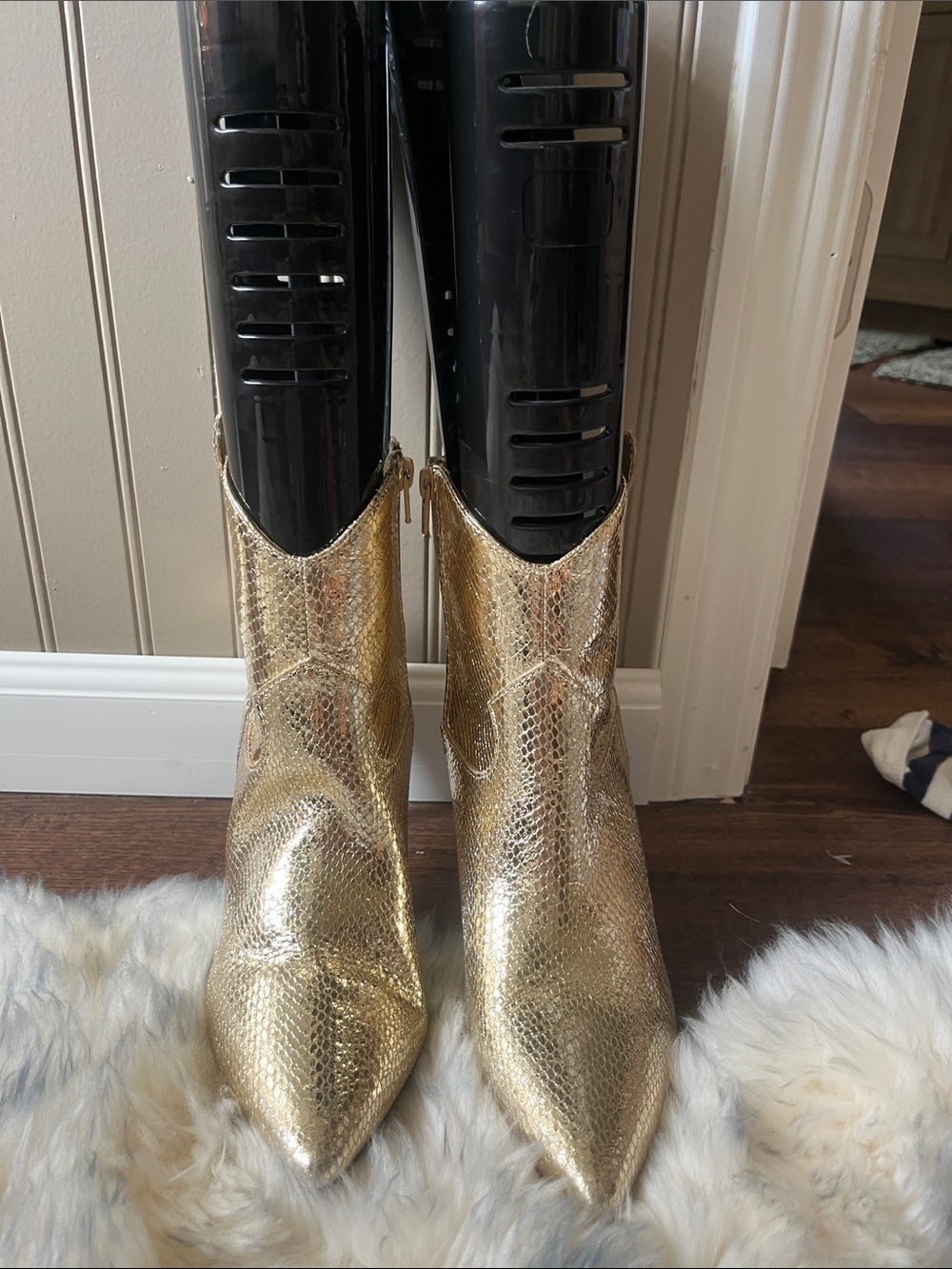 GUESS ! Gold Snakeskin Pointed Ankle Boots with Side Zipper